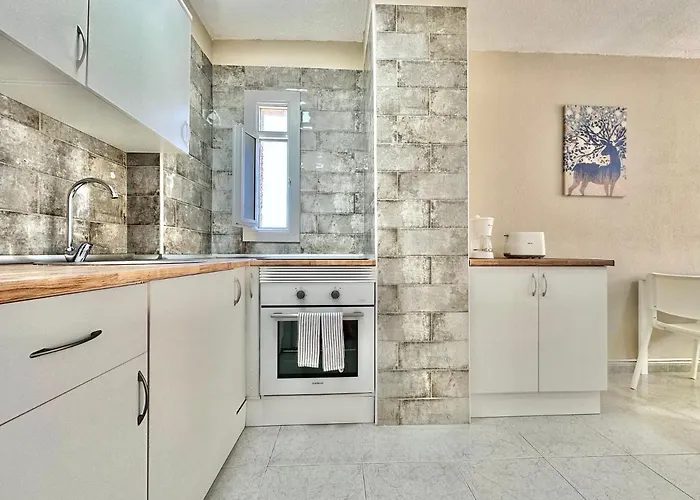 Torres De Yomely - M2g * Playa de las Americas (Tenerife)